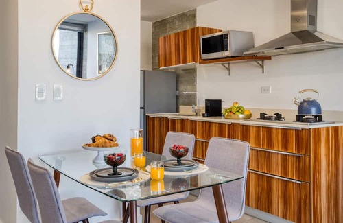 Avenida Revolución Apartamento | Amazing Apt w/a Pvt Balcony: Lounge-B/Center+Gym