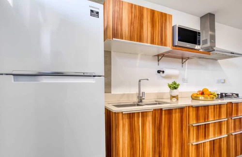 Avenida Revolución Apartamento | Epic Apt w/Balcony+View | Lounge+Gym+Pool Table