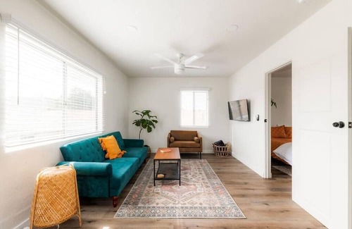 Logan Heights Apartamento | Hidden Gem 1 Bdrm Top Floor Condo