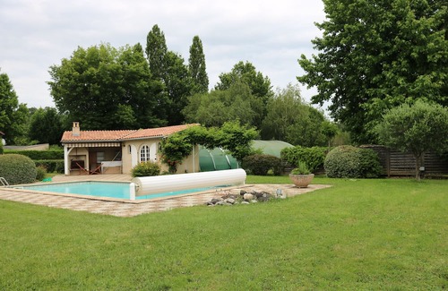 Bergerac Casa | Belle Maison de Famille Avec Piscine Dans son Écrin de Verdure Proche de Tout