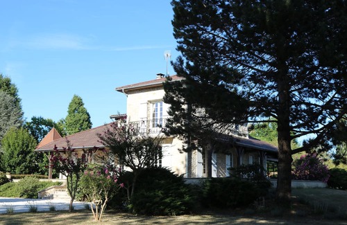 Bergerac Casa | Belle Maison de Famille Avec Piscine Dans son Écrin de Verdure Proche de Tout