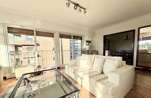 Olivos Apartamento | Very bright, spacious apt on the tenth floor, quiet, sunny and 4B 3.5B in Olivos