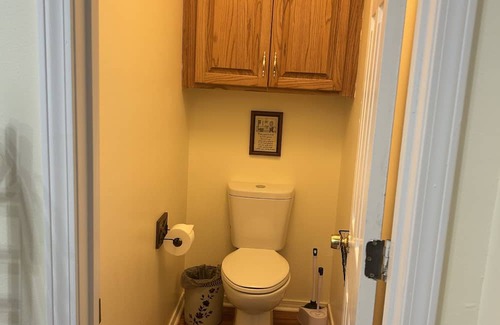Atmore Apartamento | Highland Haven studio guest suite. Cozy, comfy, private&convenient. Has it all!