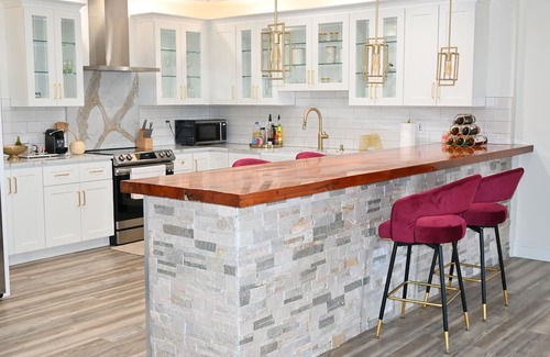 Wolcott Casa | Modern cozy home, pet friendly