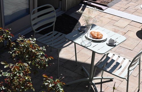 Wolcott Casa | Modern cozy home, pet friendly