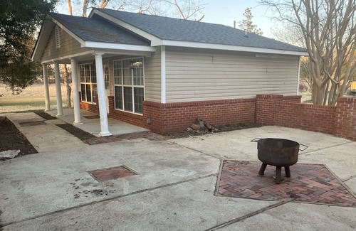 Pheba Casa | Cozy 1-bedroom house in charming West Point with AC, WiFi