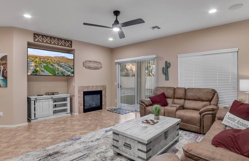 Pinal County Casa | Terrific 3-bedroom house in marvelous Chandler with AC, WiFi