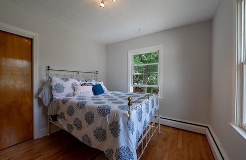 Wallingford Center Casa | Wonderful 3 BR Home w/ Indoor Fireplace near CT Historical Places