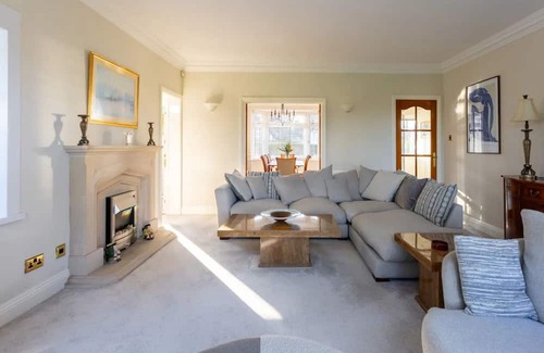Ferndown Casa | Pass the Keys | Amazing Spacious Home/Golf Course