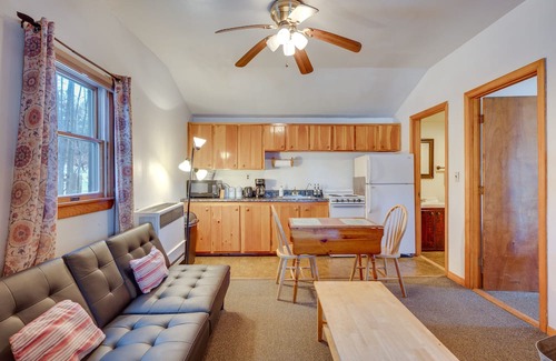 Weirs Beach Cabina | Pet-Friendly Laconia Cabin w/ Fireplace + Deck!