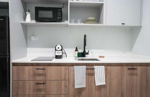 Santurce Apartamento | Patio Elba Standard 1Bedroom Queen Bed (no window)