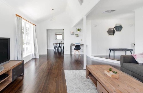 Melton West Casa | Melton home away from home