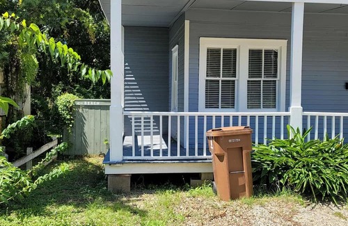 Biloxi Cabaña | 1 bdr cottage house next to Beach I 30-Day I Discounted