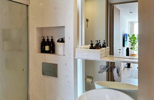 San Miguel Chapultepec Condominio | Charming Condesa Gem: Cozy, Views & Luxe Amenities