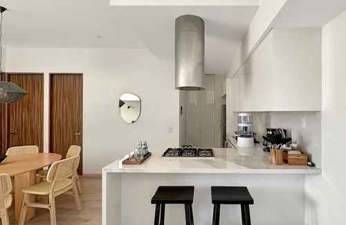 San Miguel Chapultepec Condominio | Charming Condesa Gem: Cozy, Views & Luxe Amenities