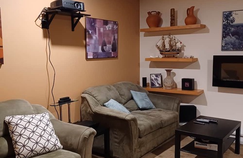 Port Moody Apartamento | Quiet apartment in beautiful Port Moody