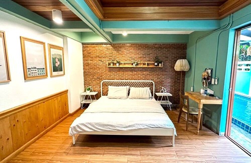 Khlong Tan Nuea Villa | T-House Bkk 6BR Max15ppl w Swimming pool