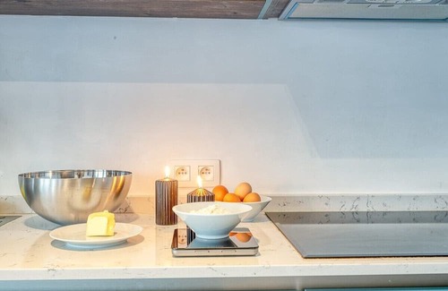 University District Apartamento | 2-BR Haven in Antwerp