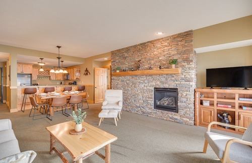Two Harbors Condominio | Waterfront Two Harbors Condo w/ Indoor Pool Access