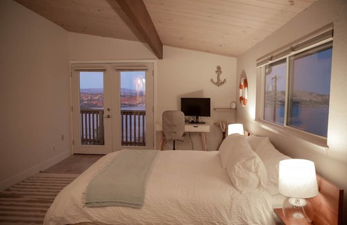Clear Lake Casa | Clearlake Riviera Hideaway with a relaxing hot tub
