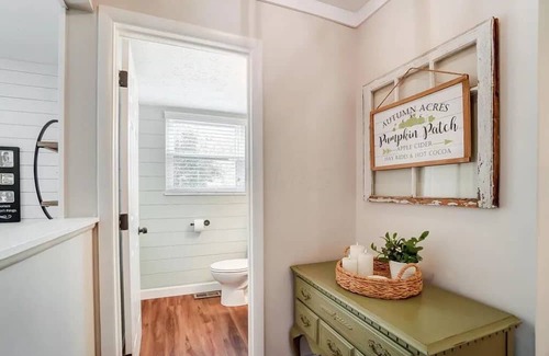 Powell Casa | Family & Friends, 5BR 3BA Home Near Zoo , 10 min to OSU Downtown