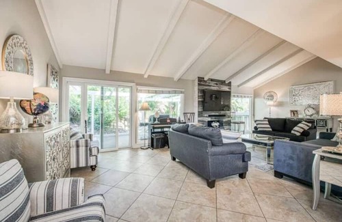Mission Viejo Casa | 4Br/3Ba Gem in So. Orange County! Enjoy Lake & Pool Access. Your perfect retreat