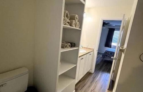 Melbourne Casa | New Renovated, Big Spaces, Near Everything, Unit 2