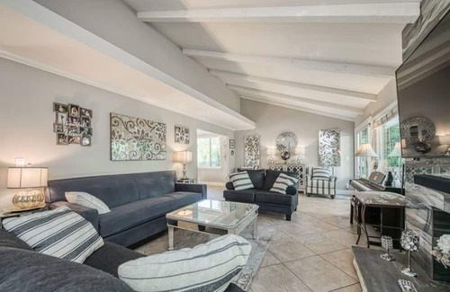 Mission Viejo Casa | 3Br/2Ba Gem in So. Orange County! Enjoy Lake & Pool Access. Your perfect retreat