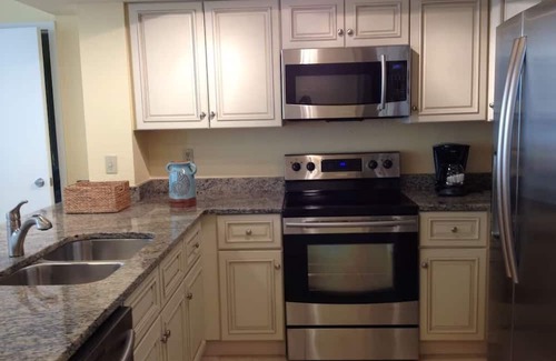 Punta Rassa Condominio | BVT #131: Beachfront 3Bed 3Bath Condo at Sanibel Harbour