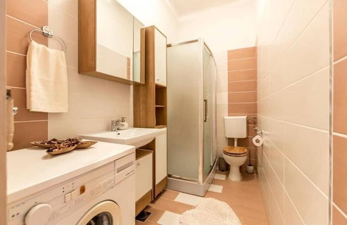 Solin Apartamento | One bedroom apartment with terrace Solin, Split (A-21757-a)