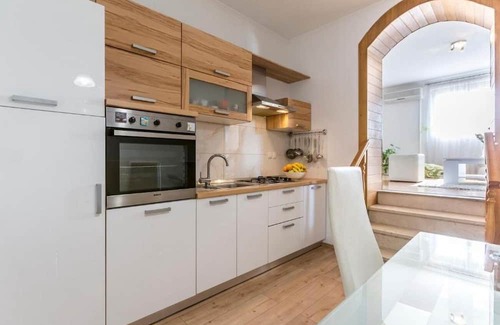 Solin Apartamento | One bedroom apartment with terrace Solin, Split (A-21757-a)