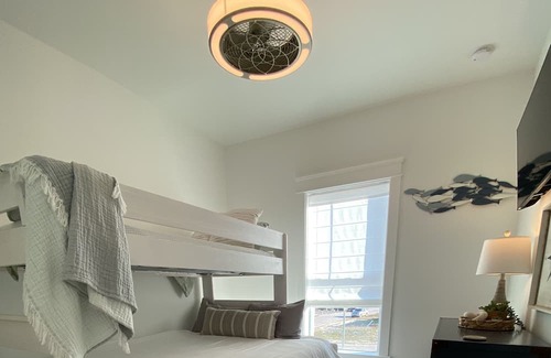 Cape San Blas Casa | Superb 5-bedr home on Cape San Blas w/WiFi, AC, Pool access, 4 min walk to beach