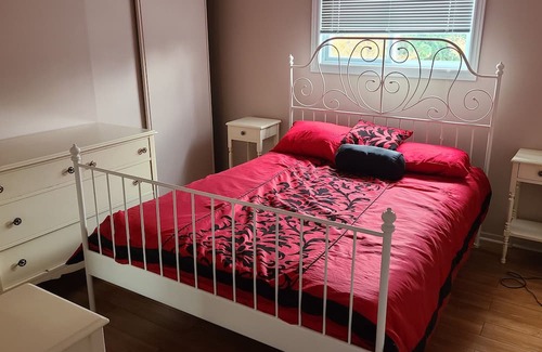 Orleans Village - Chateauneuf Casa | Beautiful spacious house in Ottawa