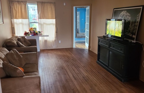 Orleans Village - Chateauneuf Casa | Beautiful spacious house in Ottawa