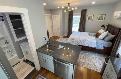 Manchester Apartamento | Unit 6: Newly Renovated 2nd Floor Studio
