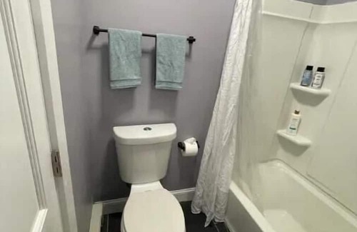 Manchester Apartamento | Unit 6: Newly Renovated 2nd Floor Studio