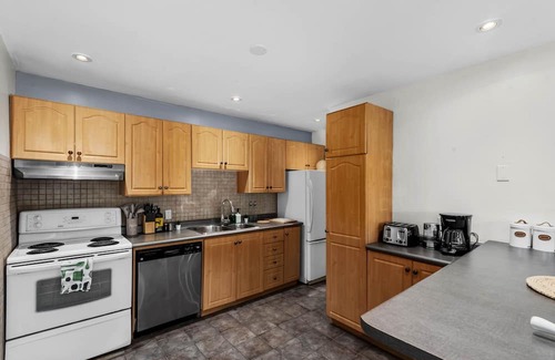 The Beaches Apartamento | Entire Unit-Walk To The Beach - 5 Mins To History