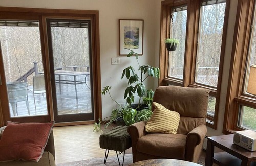 Jericho Casa | Relax in this spacious Vermont mountain home