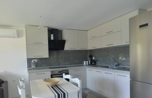 Kassandra Cabaña | THEROS 1 APARTMENT