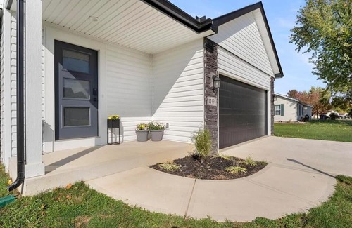 Enchanted Hills Casa | Like new 4 bedroom 2.5 bath home with boat slip on Lake Wawasee, IN. Sleeps 11+