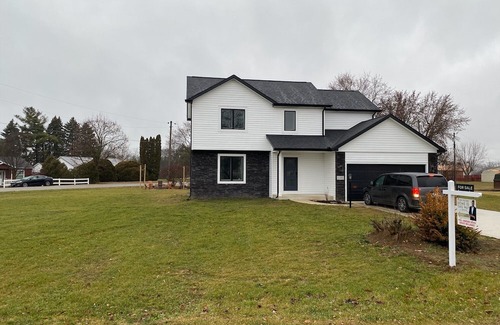 Enchanted Hills Casa | Like new 4 bedroom 2.5 bath home with boat slip on Lake Wawasee, IN. Sleeps 11+