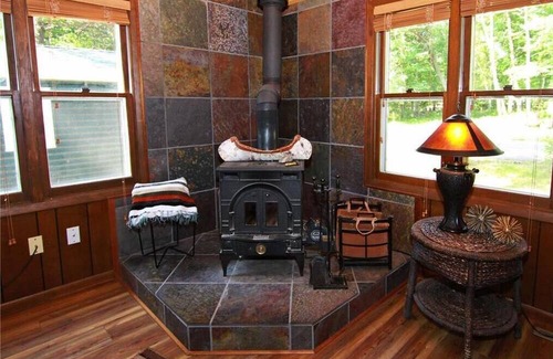 Ossipee Cabina | Cozy cabin in enchanting Merrifield with AC, WiFi
