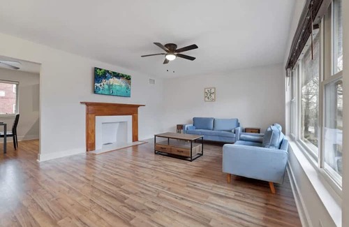 Dayton Casa | Terrific 3-bedroom house in Dayton with WiFi, AC