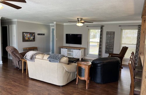 Russellville Casa | Cozy house in a friendly neighborhood in the heart of Russellville