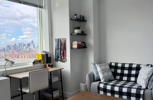Hunters Point Apartamento | Great one bedroom studio in a great neighborhood.