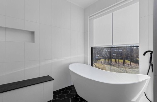Poughkeepsie Casa | Spacious New 5-bedroom holiday house in lovely Hudson Valley