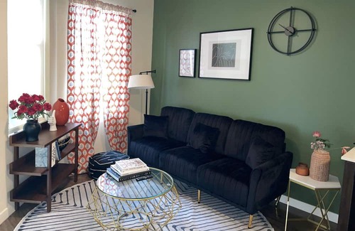 Miracle Mile Apartamento | Cozy and Stylish Unit
