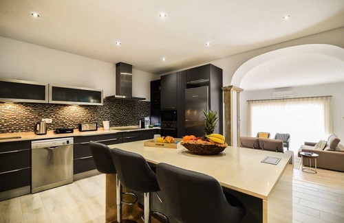 Ariolos Villa | Villa Melosa - Spacious and Modern Villa