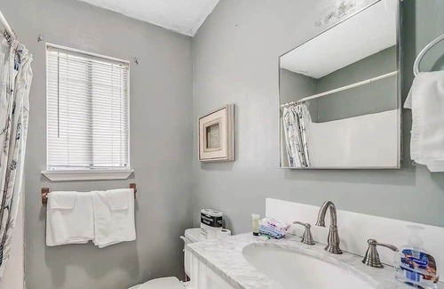 Thomas Drive Casa | Coastal Comfort Near Beach Access, Pet-Friendly
