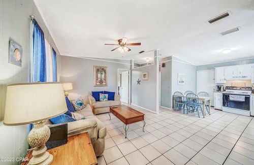 Thomas Drive Casa | Coastal Comfort Near Beach Access, Pet-Friendly